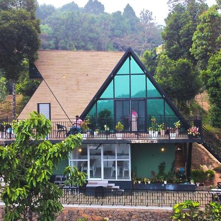 Misty Hideout Bed & Breakfast Kakkadampoyil ภายนอก รูปภาพ