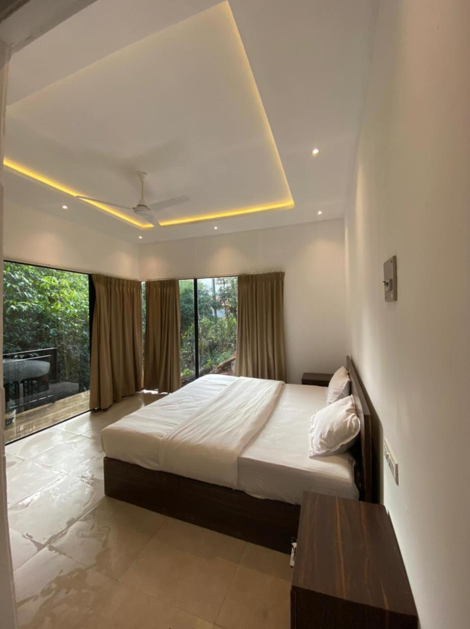 Misty Hideout Bed & Breakfast Kakkadampoyil ภายนอก รูปภาพ