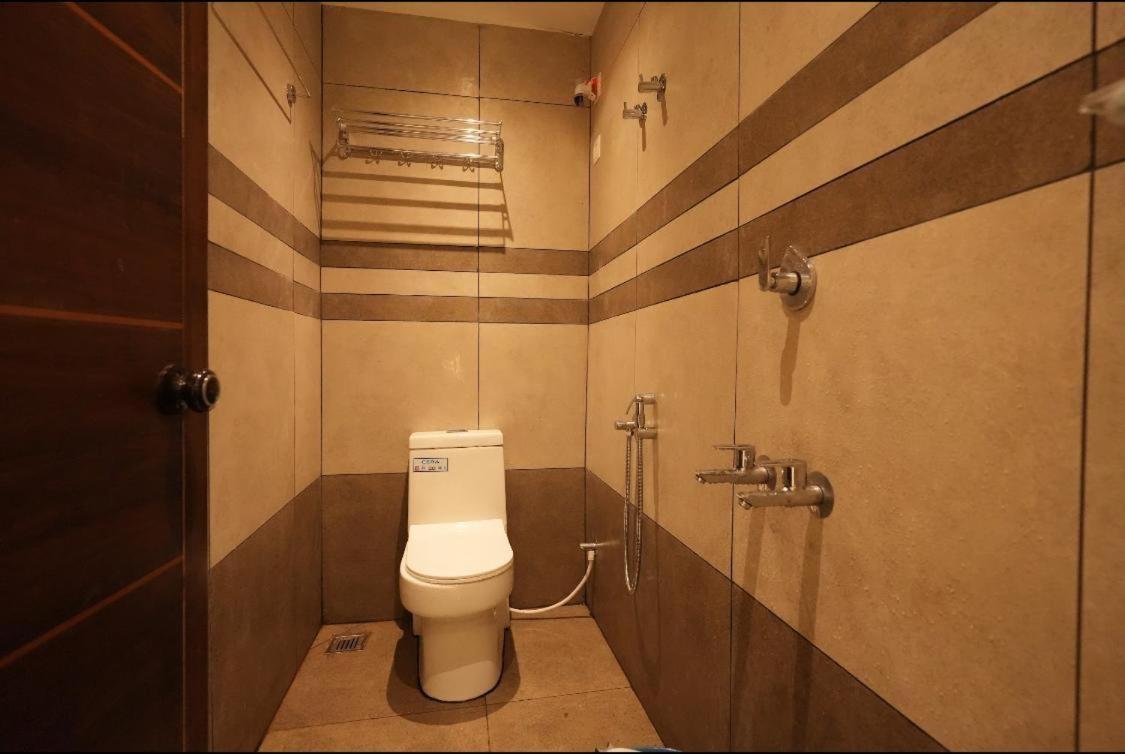Misty Hideout Bed & Breakfast Kakkadampoyil ภายนอก รูปภาพ