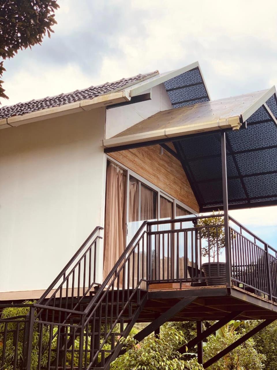 Misty Hideout Bed & Breakfast Kakkadampoyil ภายนอก รูปภาพ