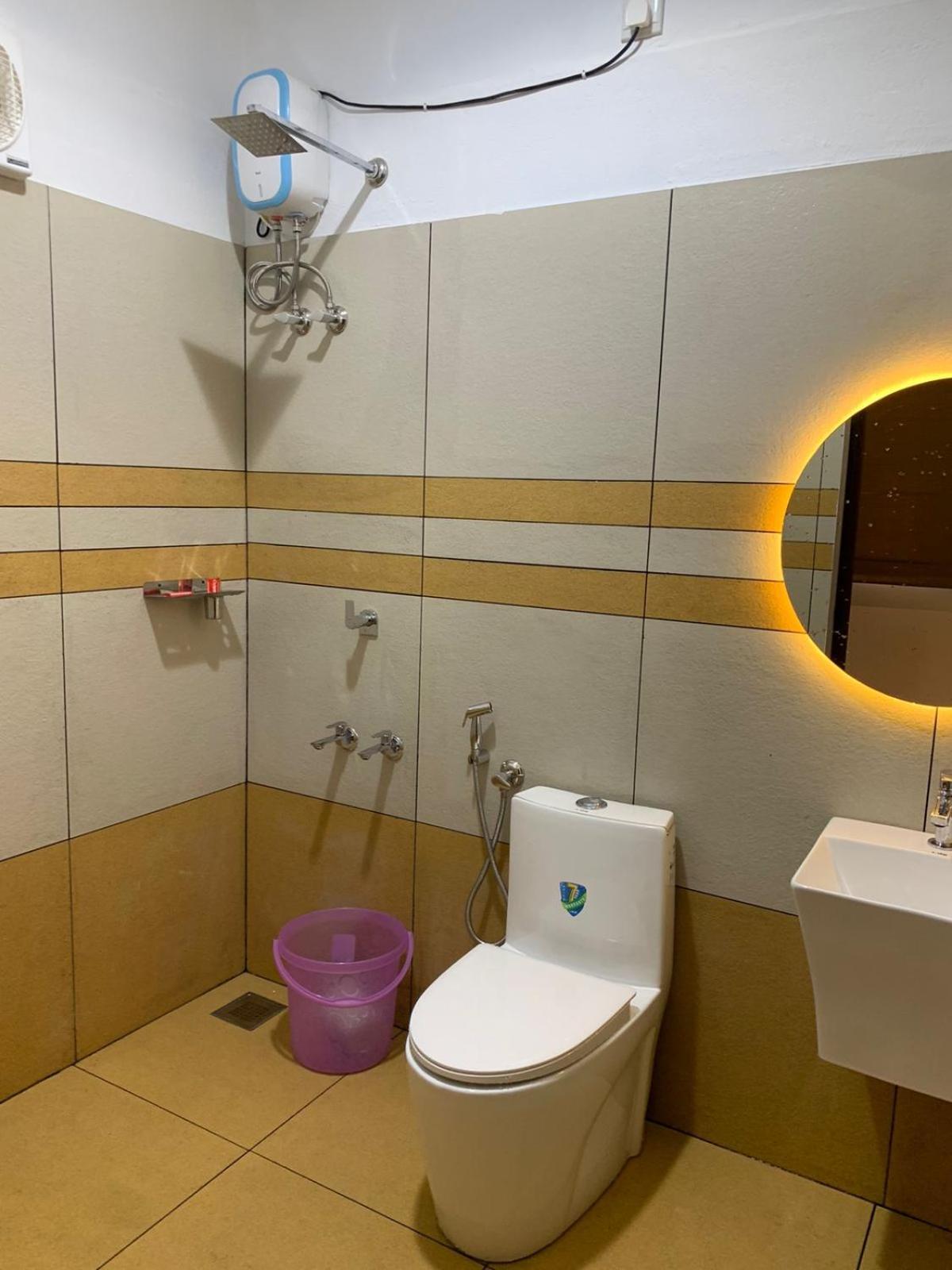 Misty Hideout Bed & Breakfast Kakkadampoyil ภายนอก รูปภาพ