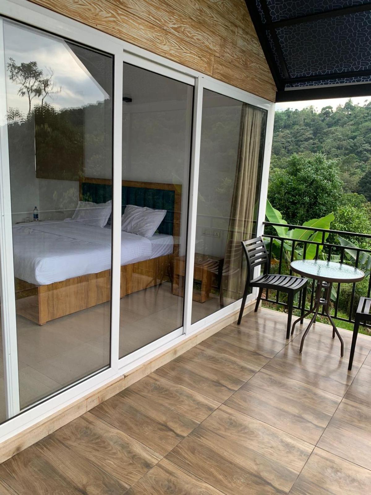 Misty Hideout Bed & Breakfast Kakkadampoyil ภายนอก รูปภาพ