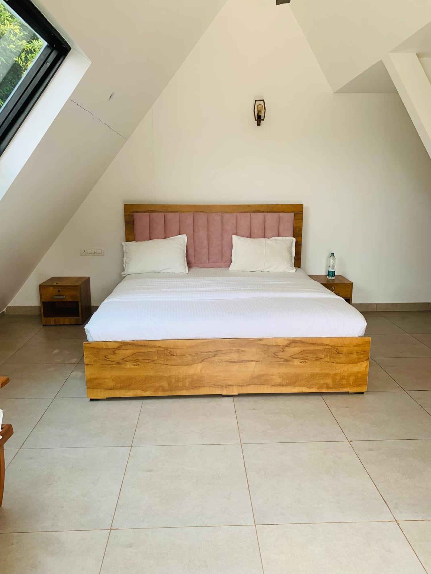 Misty Hideout Bed & Breakfast Kakkadampoyil ภายนอก รูปภาพ
