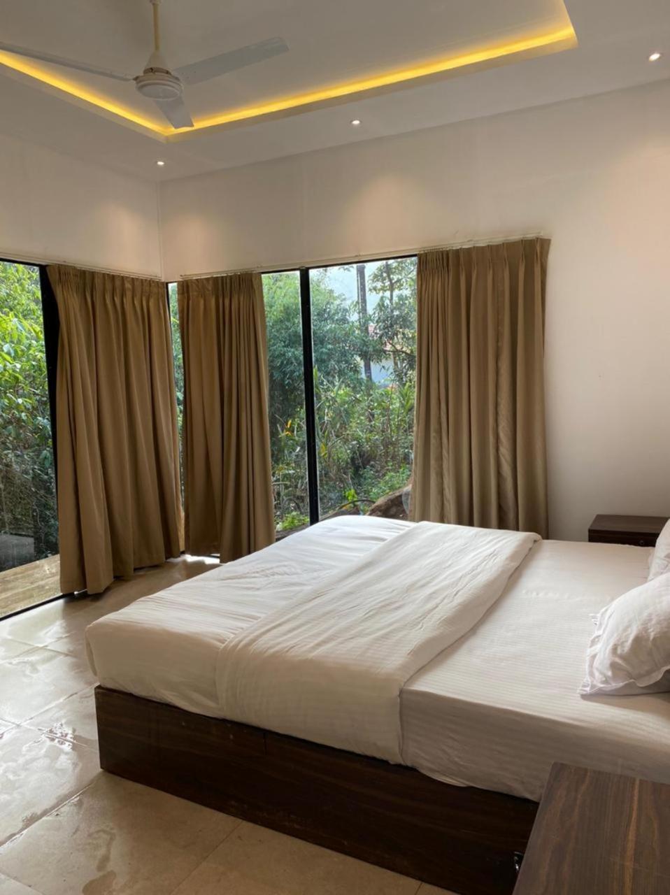 Misty Hideout Bed & Breakfast Kakkadampoyil ภายนอก รูปภาพ